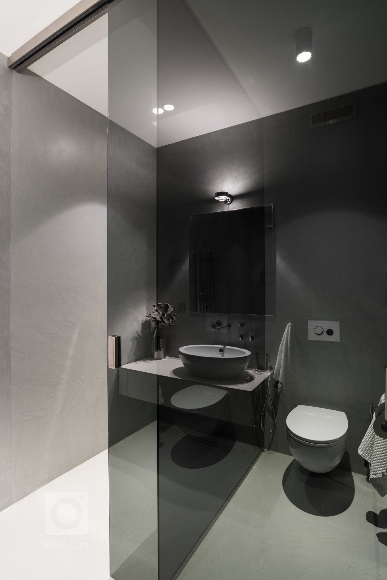 Interiér bytu v novostavbě

Design:&nbsp;OOOOX| Ing. Arch. Radka Valová, ing. Arch. Martin Moravec

Dispozice &ndash; byt byl pro klienty připraven ve…