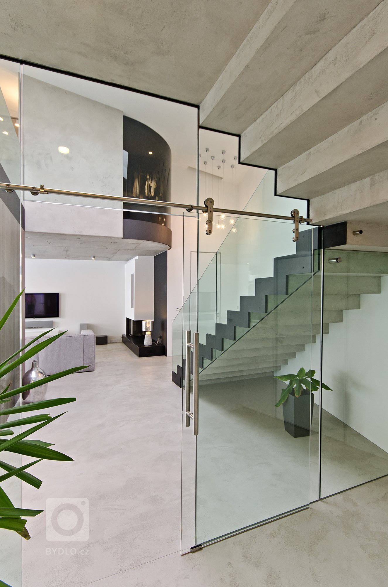 Interiér novostavby rodinného domu

Design: OOOOX| Ing. Arch. Radka Valová, Ing. Arch. Pavla Doležalová


Dispozice &ndash; dispozici jsme proti původnímu…