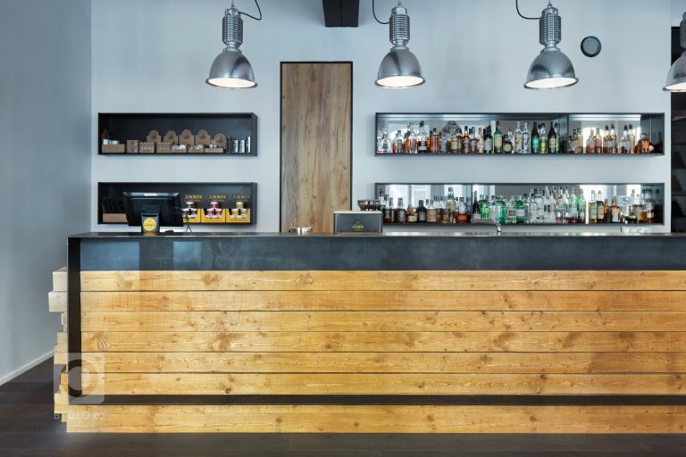 add picture to album