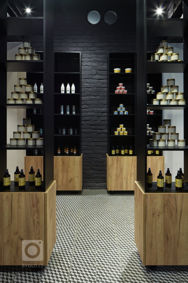 add picture to album