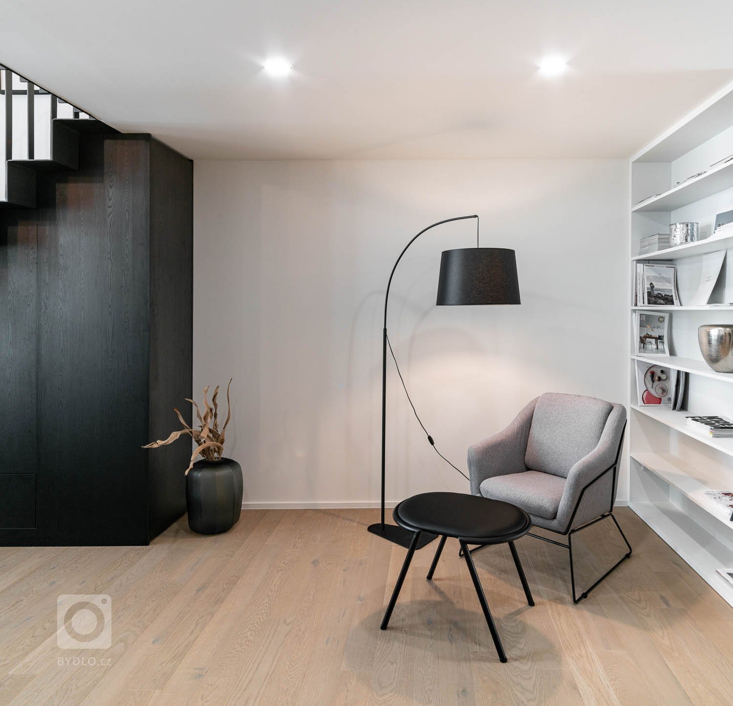 Vzorový byt&nbsp;OPLETALOVA&nbsp;

Dispozice &ndash;&nbsp;jednalo se o rekonstrukci klasického staršího pražského domu. My jsme byli osloveni pro tvorbu…