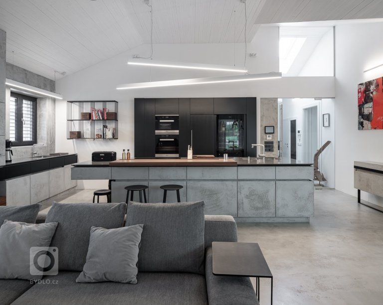 add picture to album