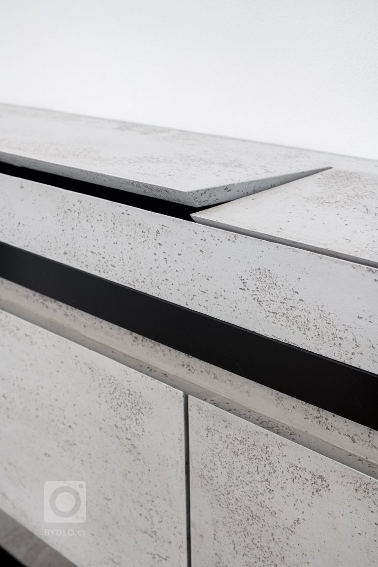 add picture to album