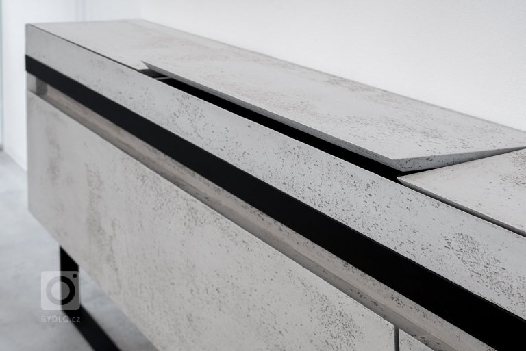 add picture to album