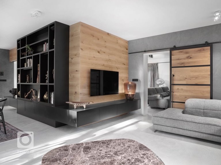 add picture to album