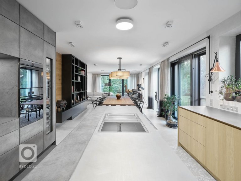 add picture to album