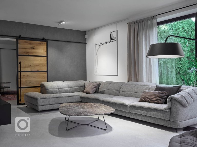 add picture to album