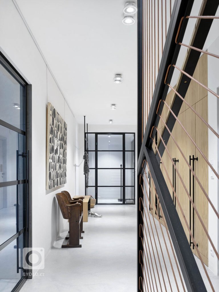 add picture to album