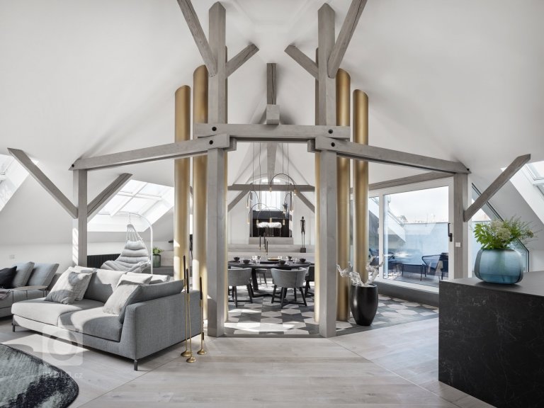 add picture to album