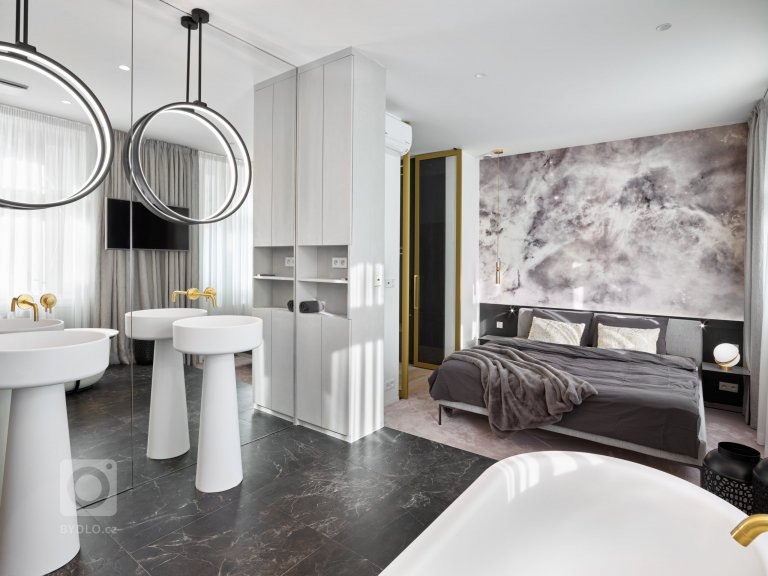 add picture to album