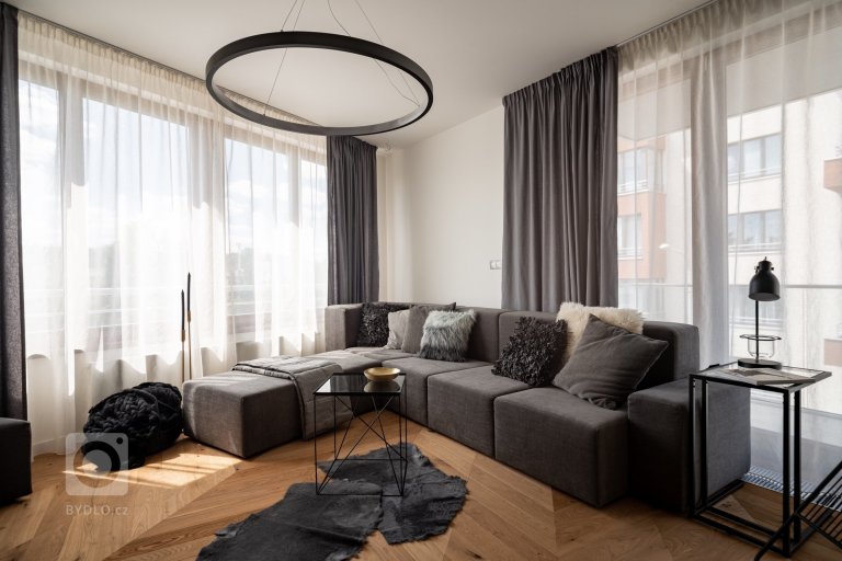 add picture to album