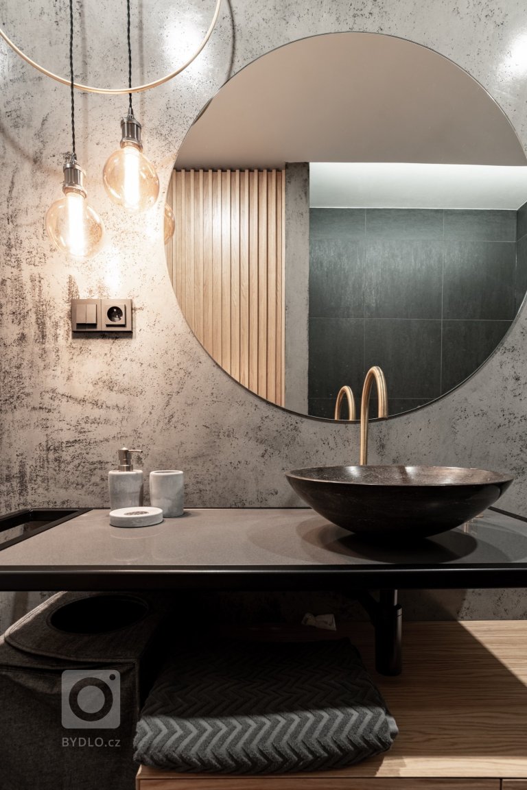 add picture to album