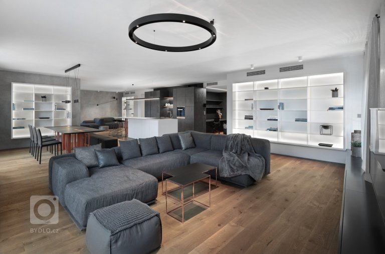 add picture to album