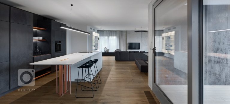 add picture to album