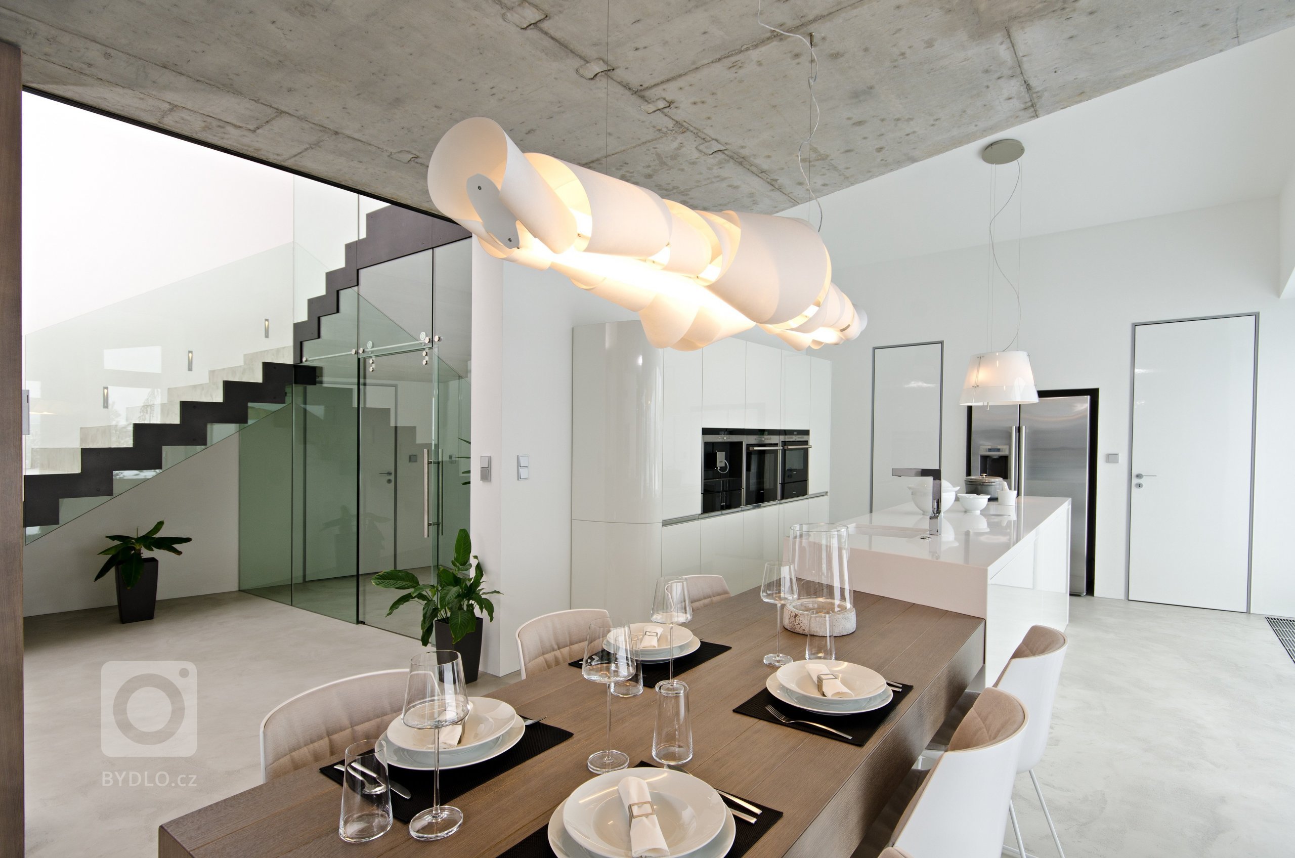 Interiér novostavby rodinného domu

Design: OOOOX| Ing. Arch. Radka Valová, Ing. Arch. Pavla Doležalová


Dispozice &ndash; dispozici jsme proti původnímu…