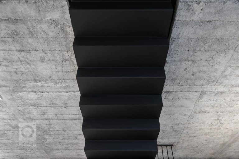 add picture to album