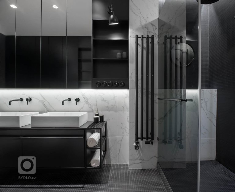 add picture to album