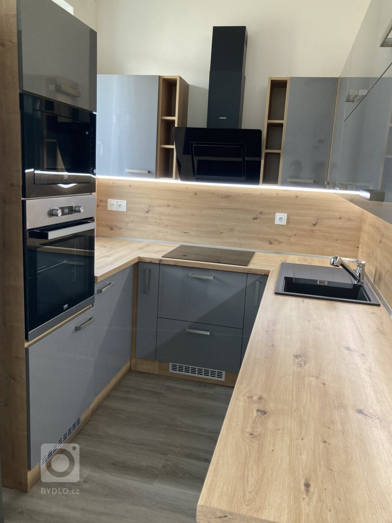 add picture to album