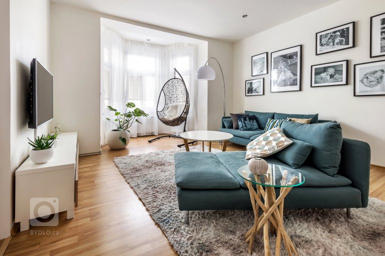 add picture to album