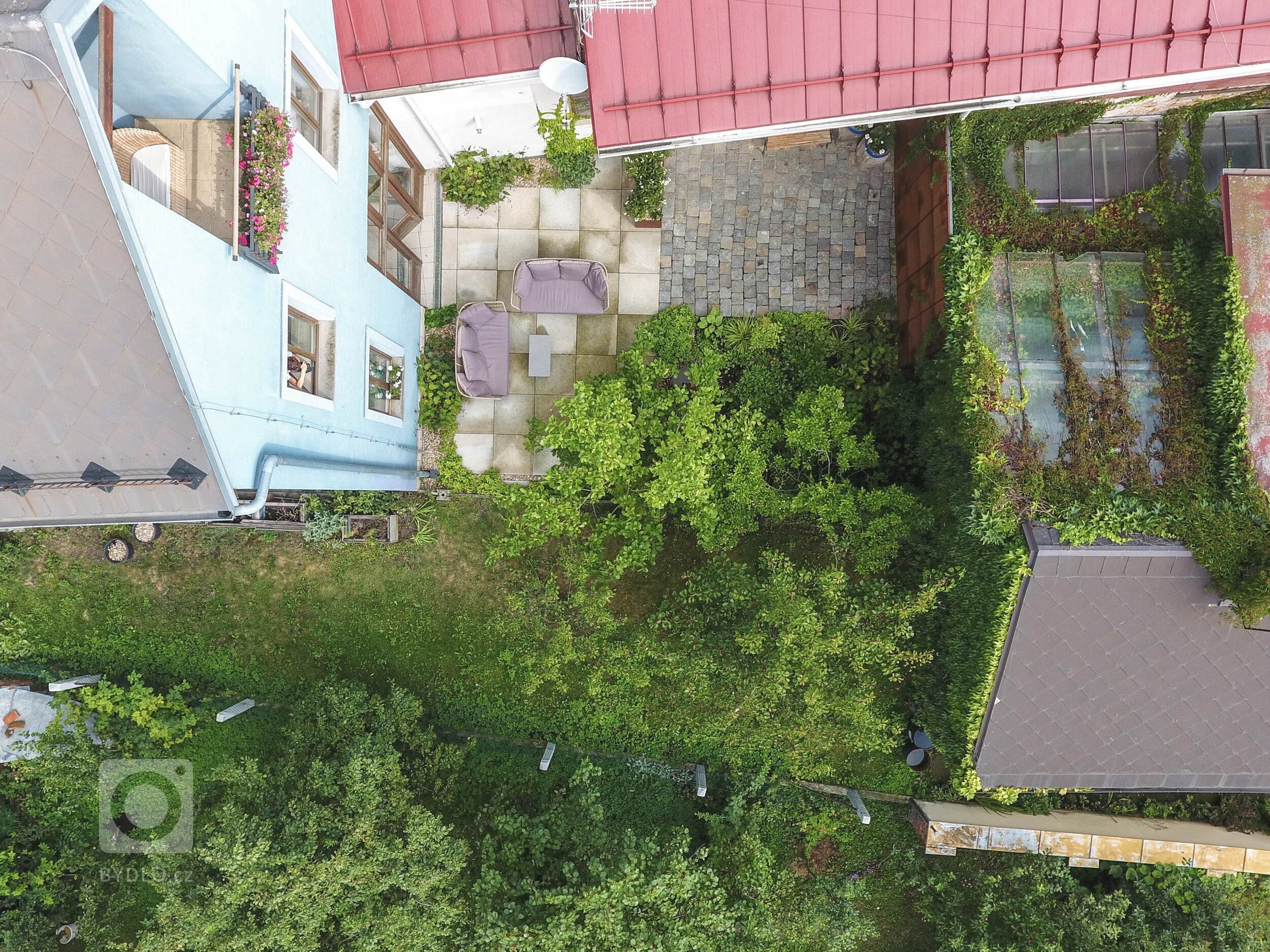 Otevíráme bránu další drobné realizace v pokojném prostředí atria kdesi v Litomyšli. Malé vnitřní atrium městského domu&nbsp;skoro v samotném centru města je…