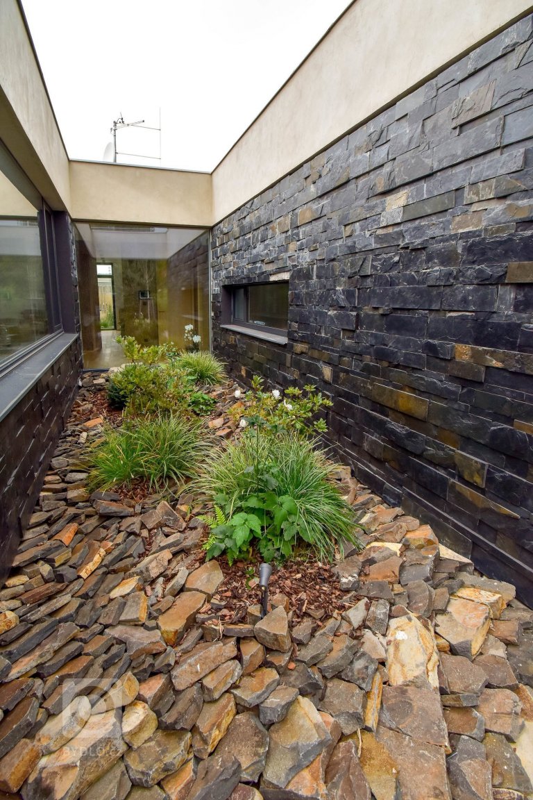 add picture to album