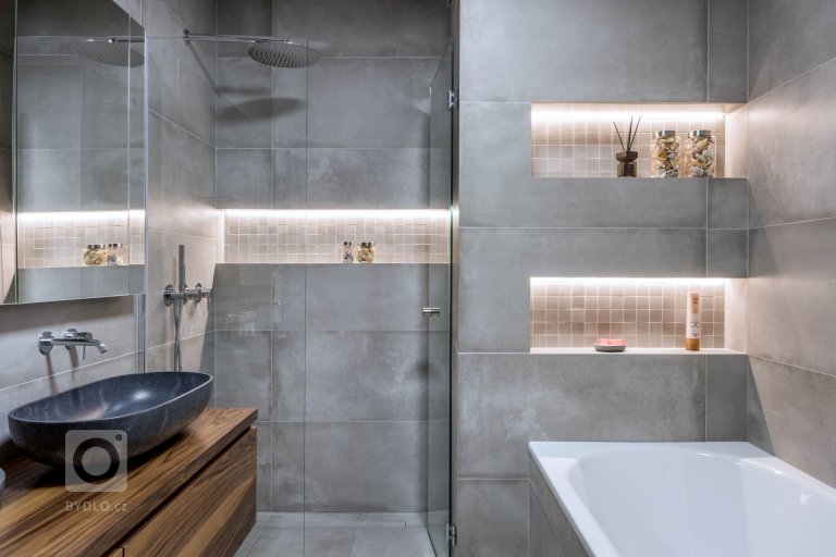 add picture to album