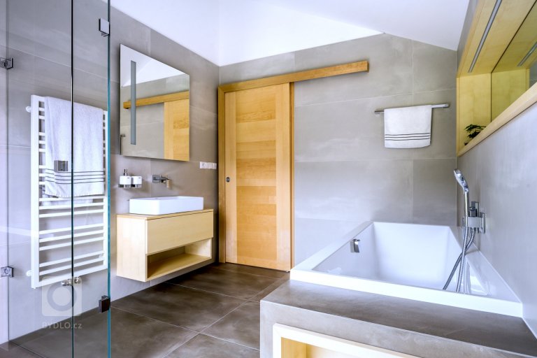 add picture to album