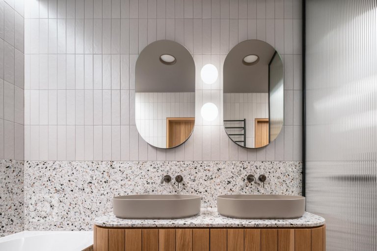 add picture to album