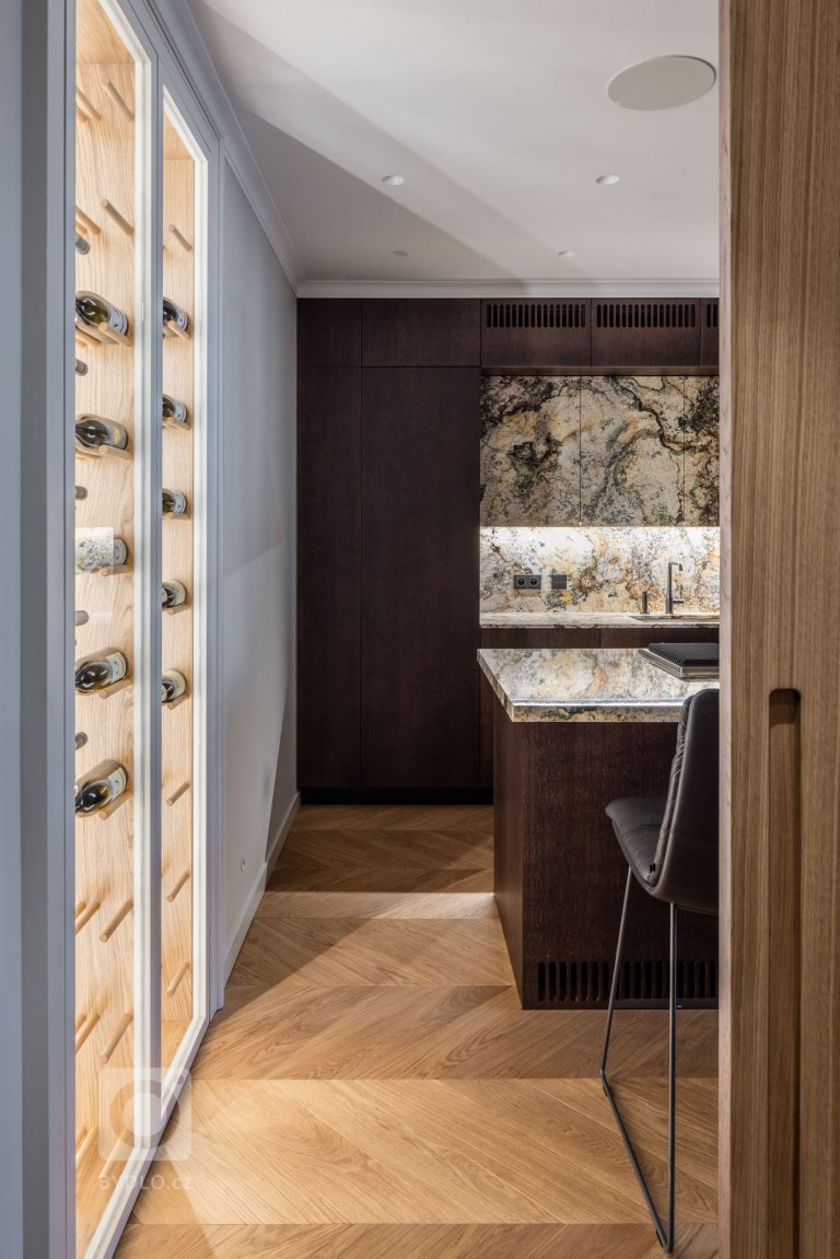 add picture to album