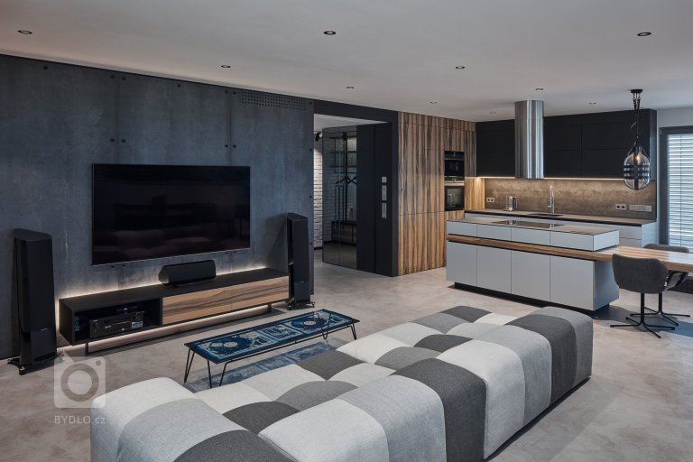 add picture to album