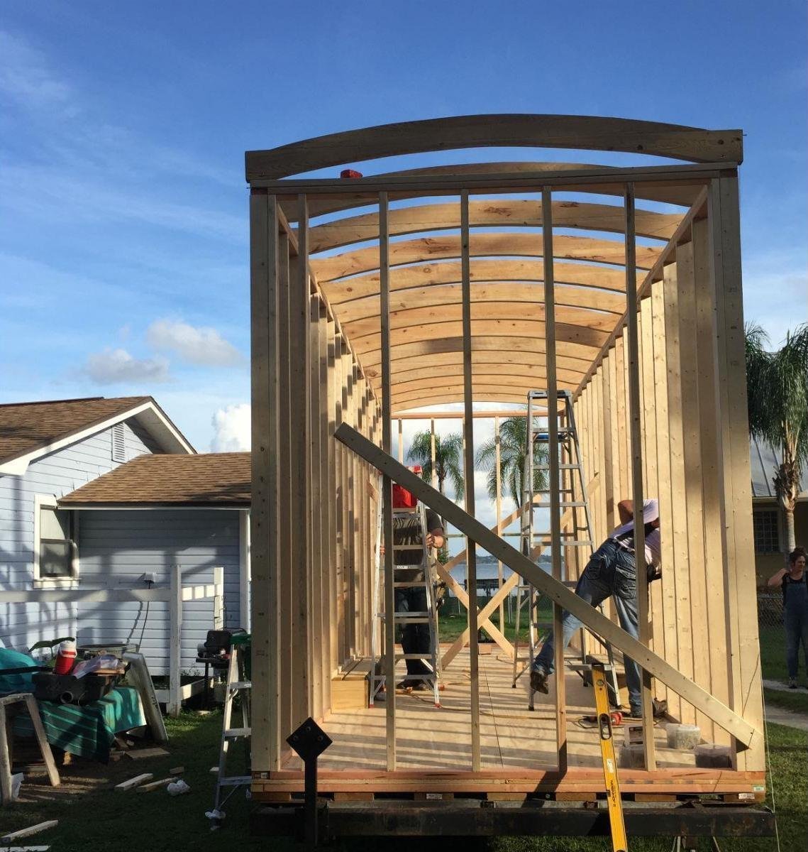 Vysněný domek na kolečkách s vlastní pecí na pizzu