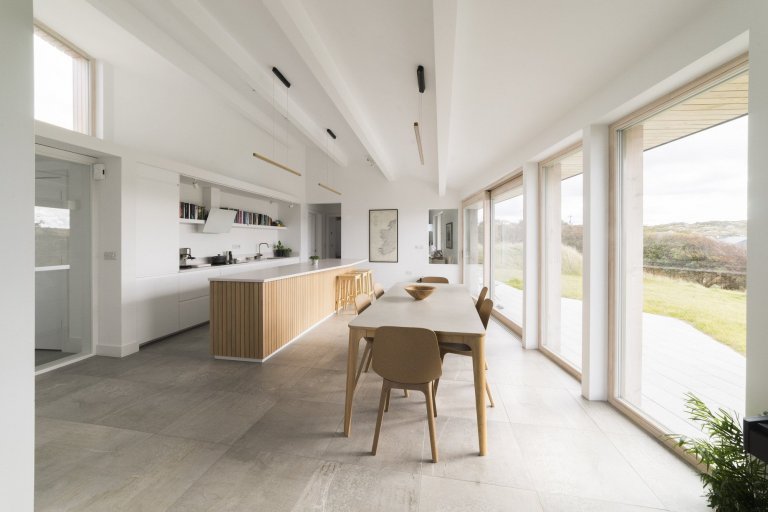 Dům na útesu s výhledem na oceán