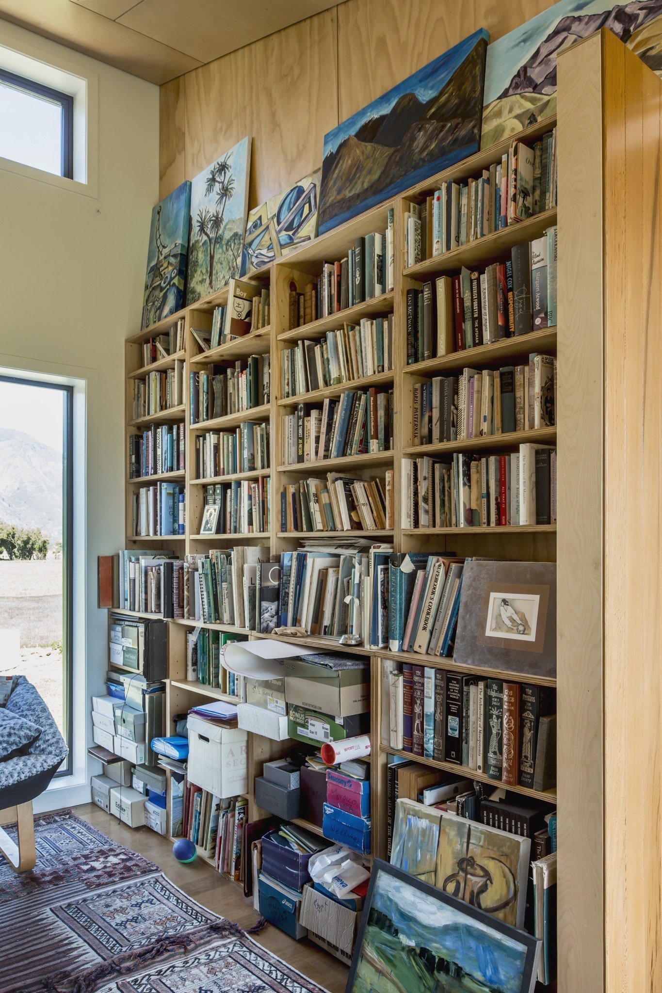 Dům z „kontejneru“ ovinutý verandami