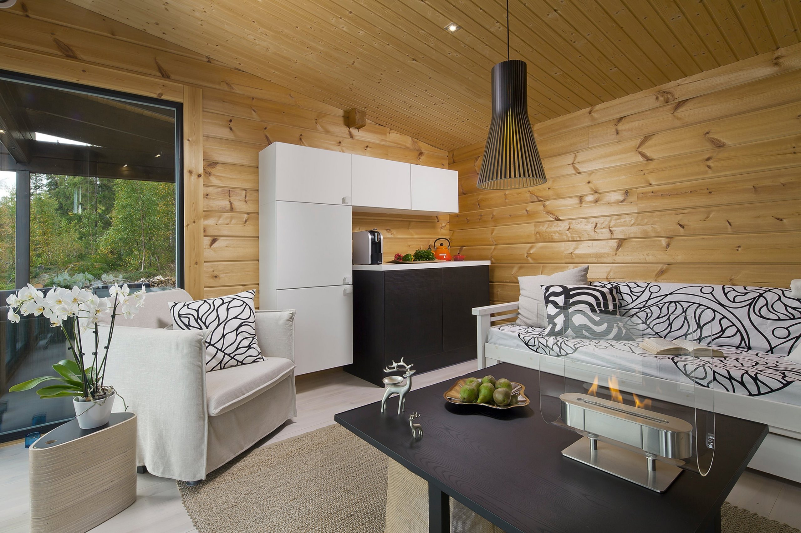 Finská sauna u jezera