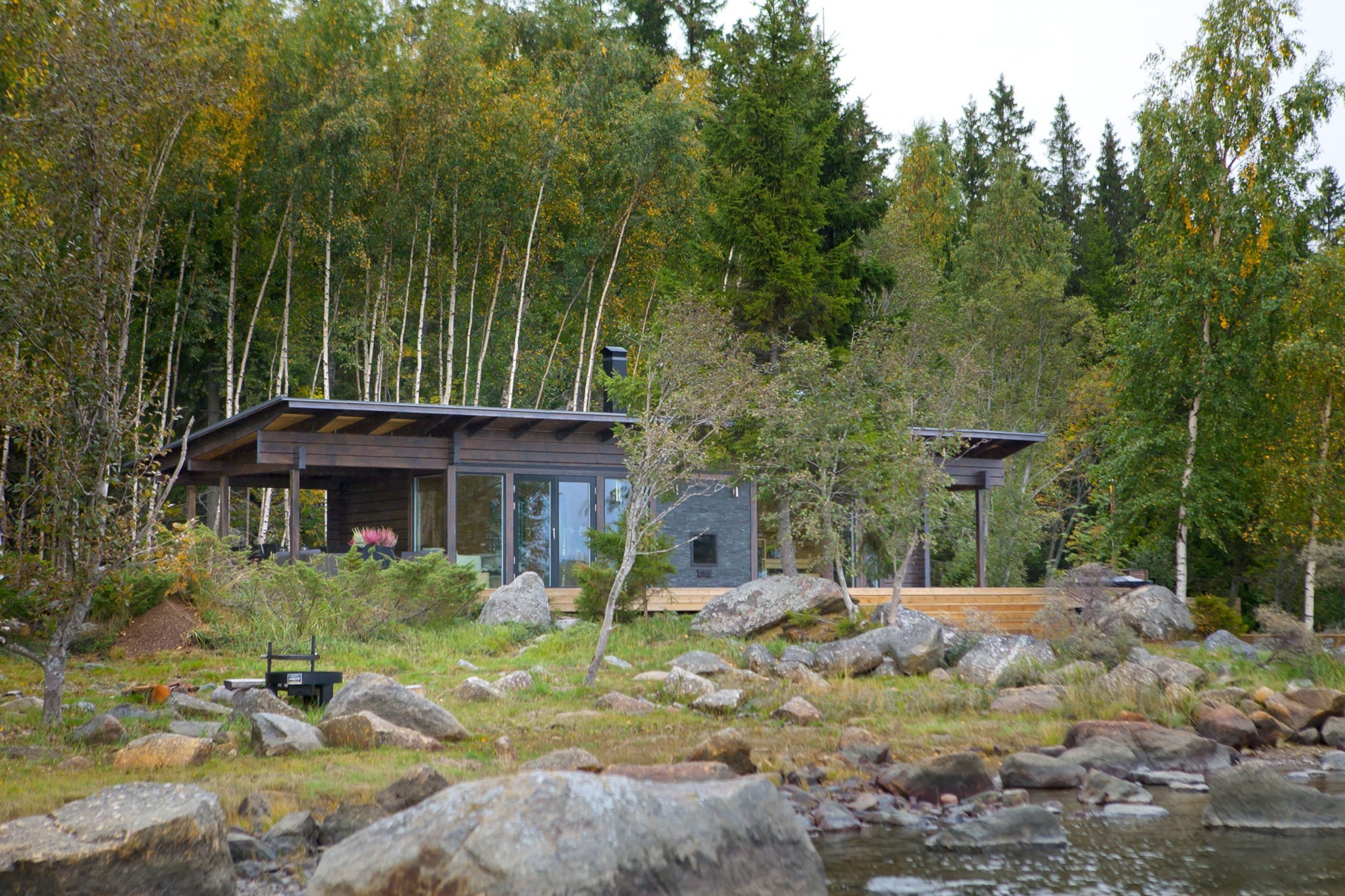 Finská sauna u jezera