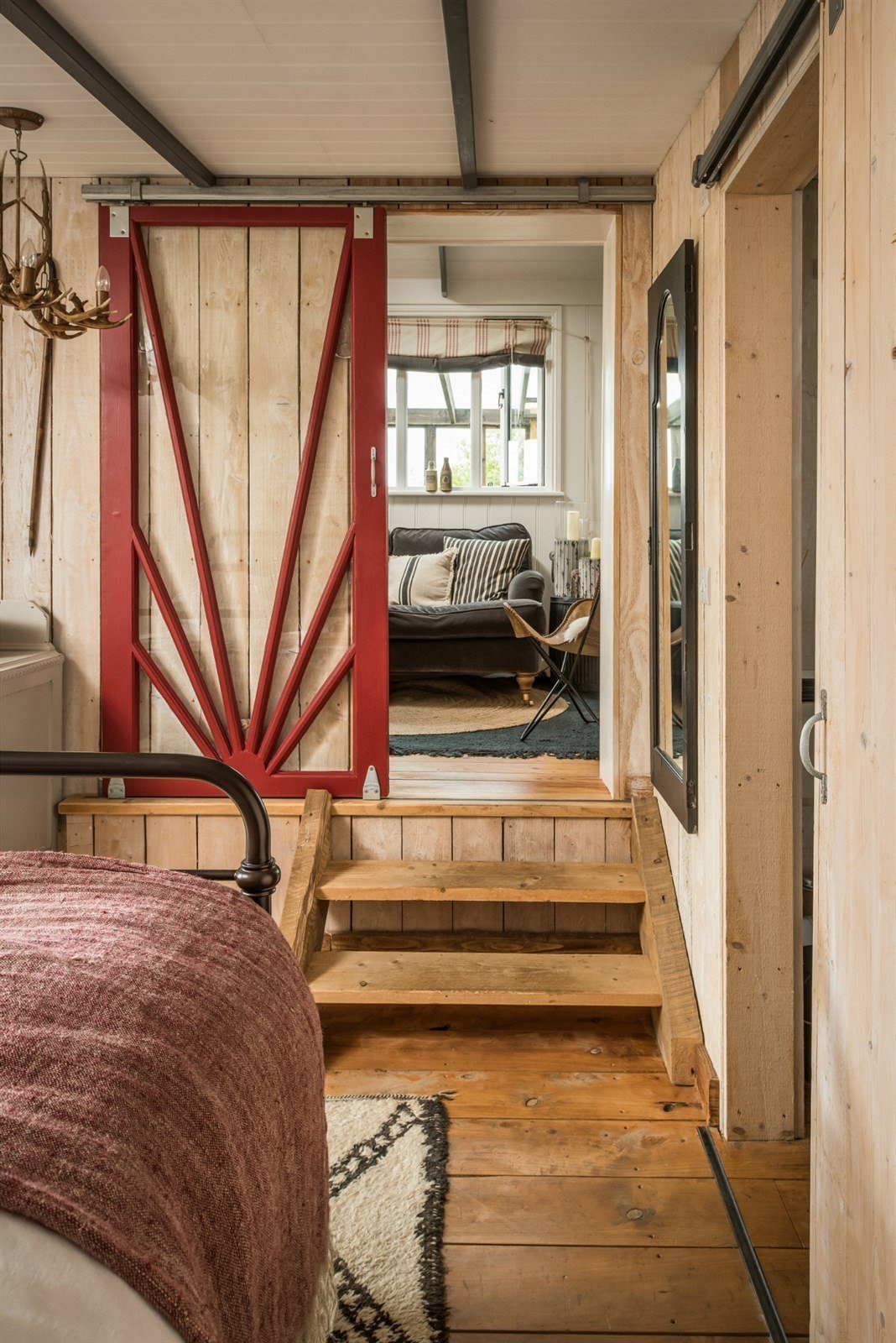 Přestavěná maringotka s verandou i terasou