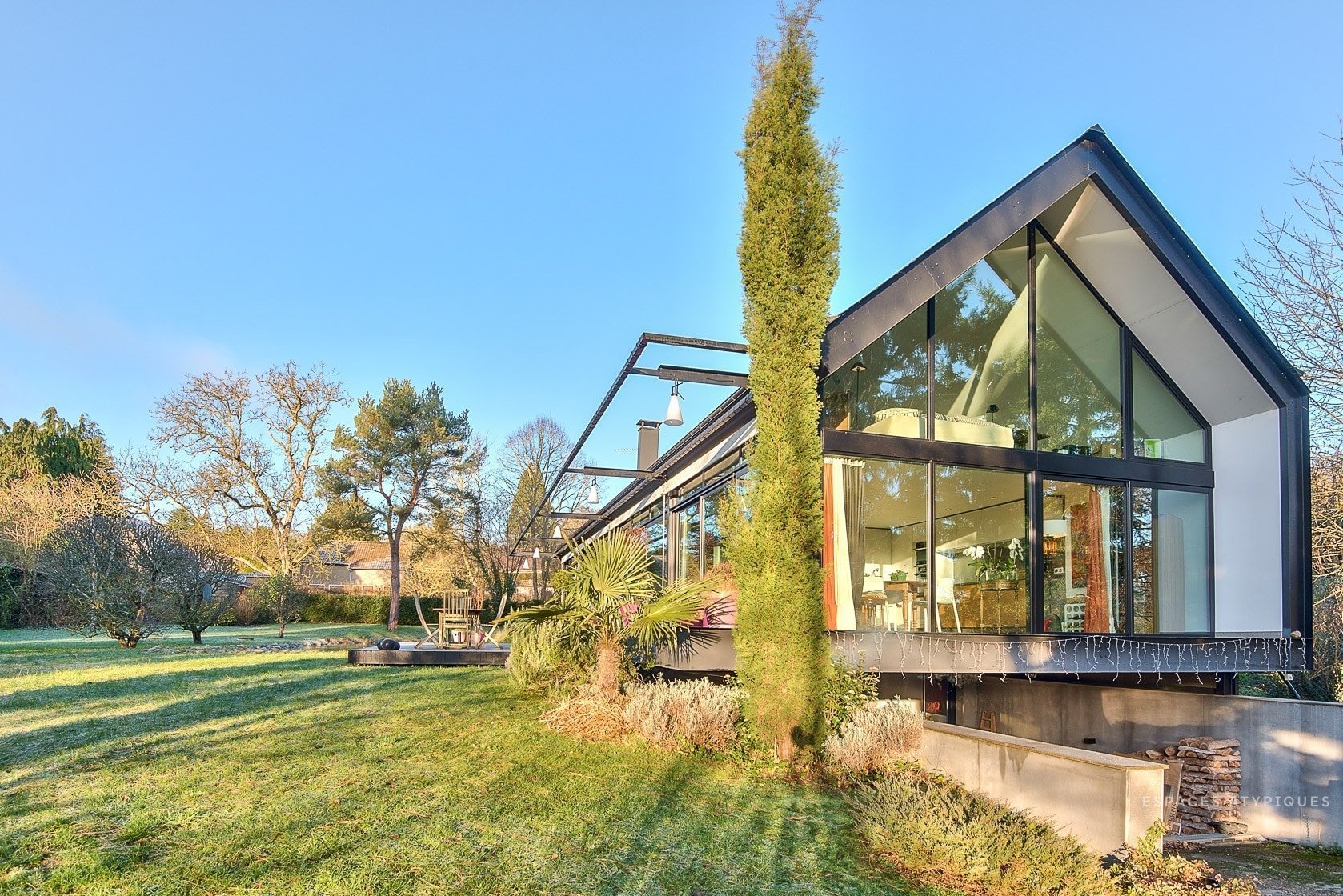 Prosklený dům s biotopem