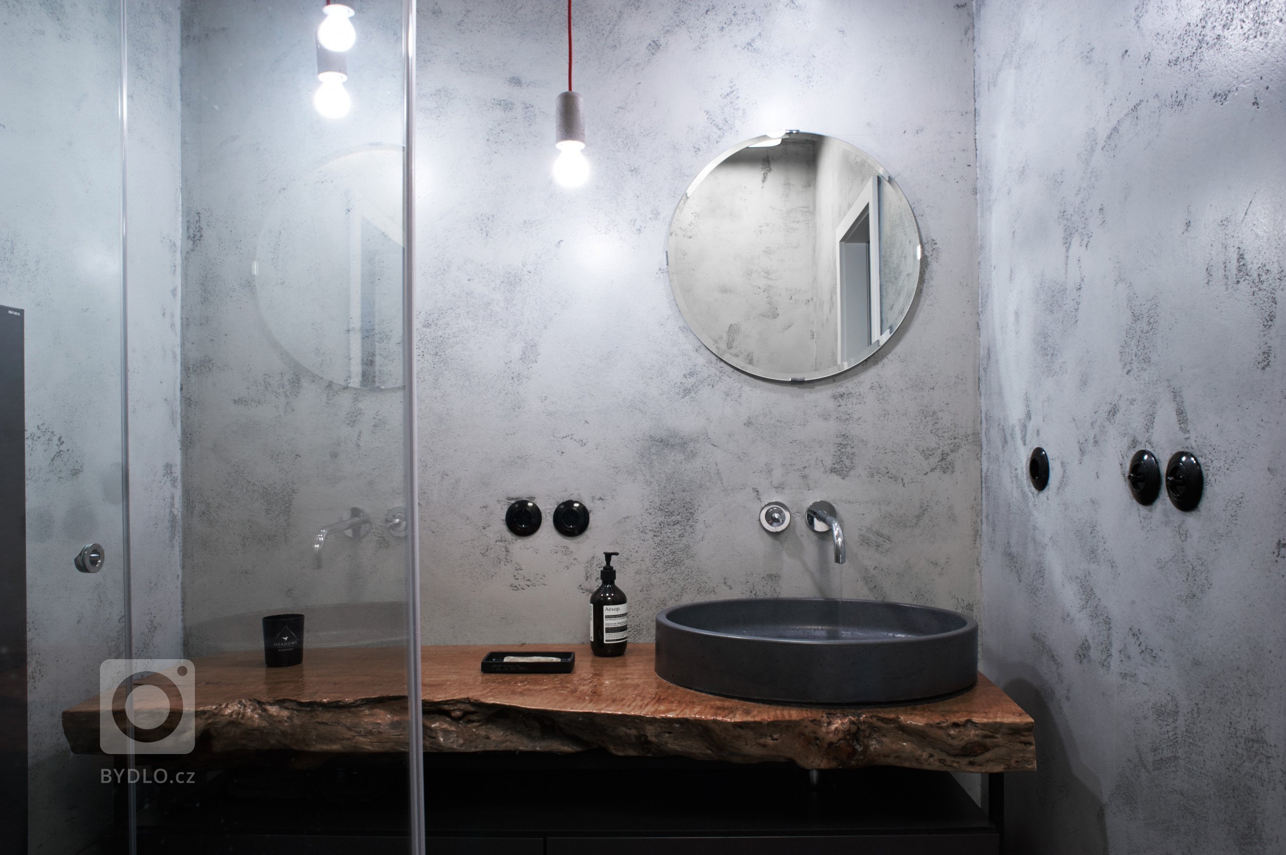 Současné bydlení v klášteře bez řehole a askeze