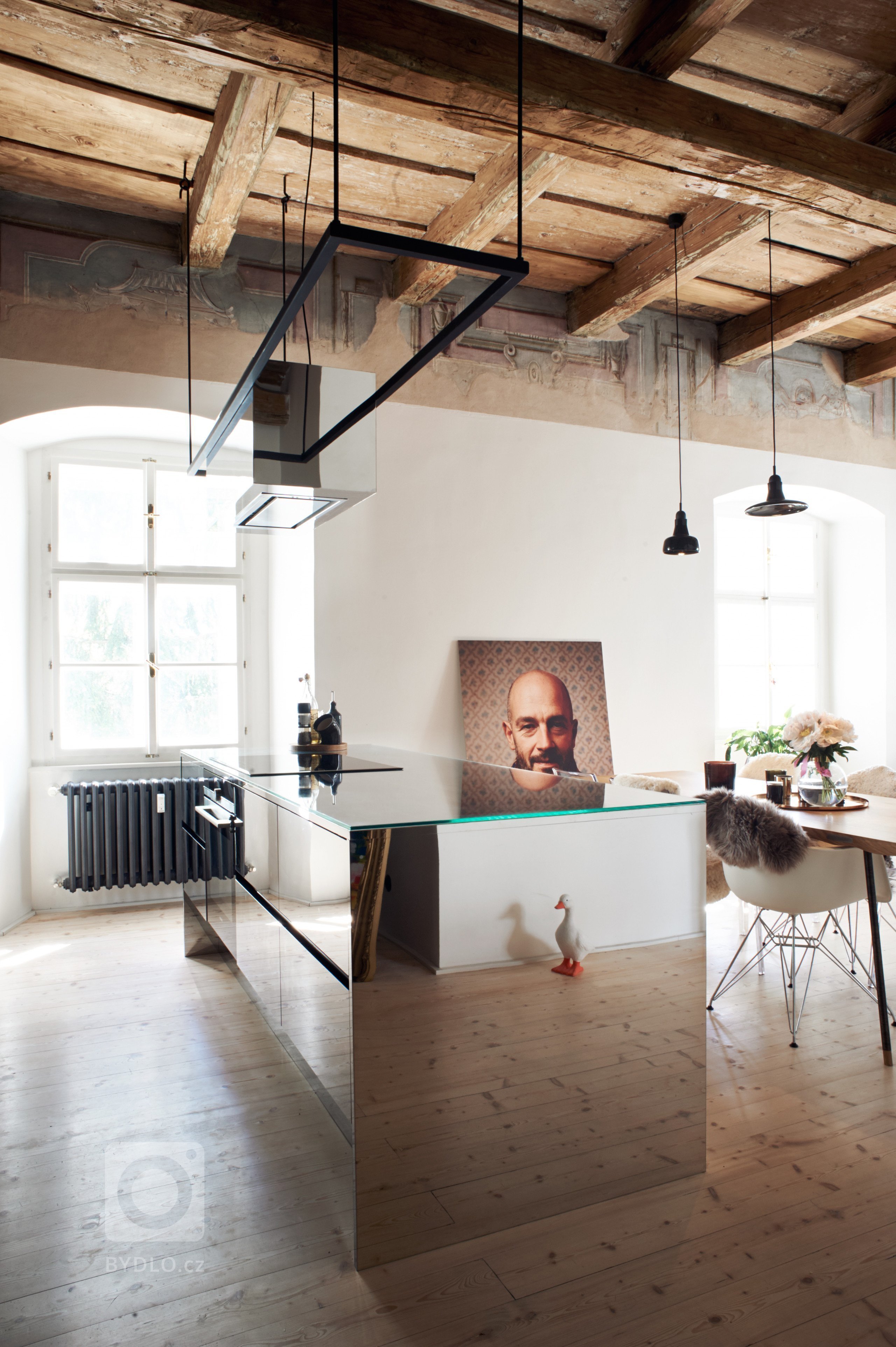 Současné bydlení v klášteře bez řehole a askeze