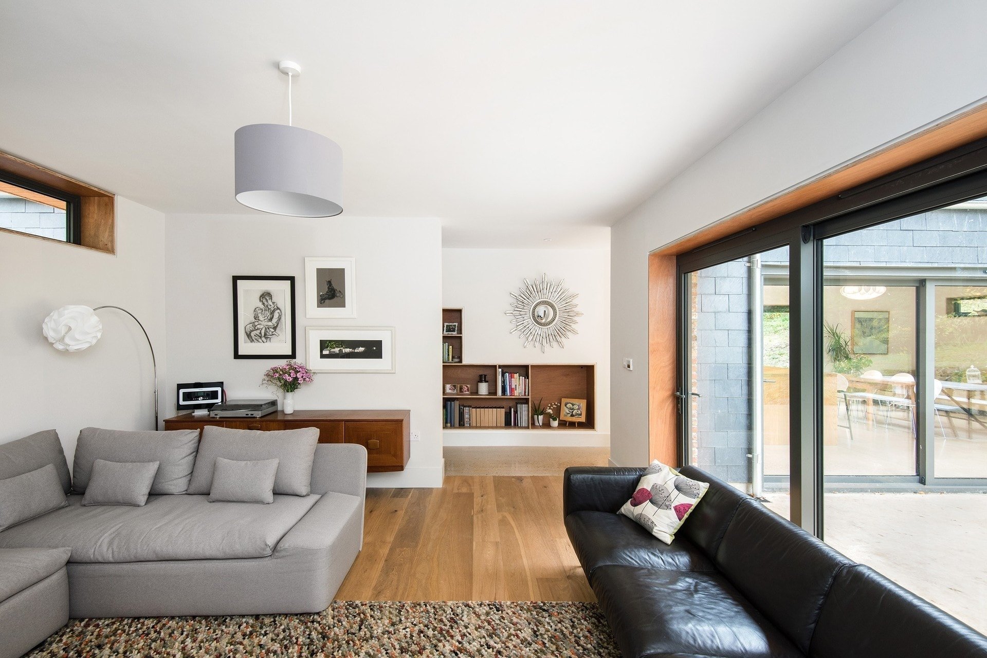 Rodinný dům ve tvaru kříže