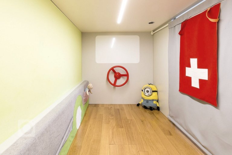 add picture to album