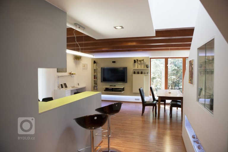 add picture to album