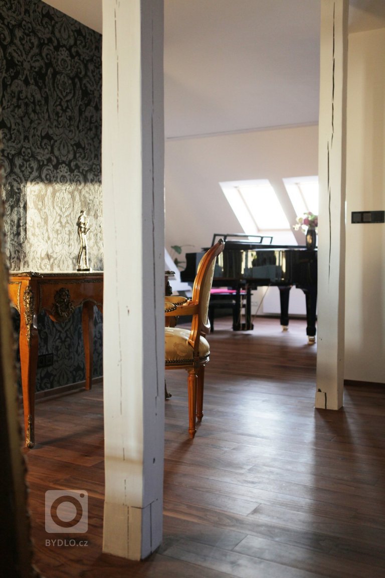 add picture to album