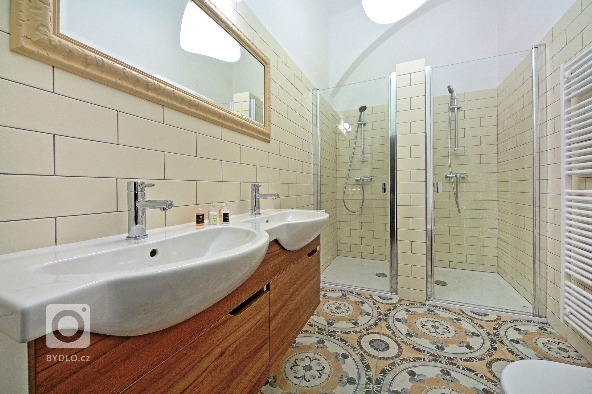 12 INT Smetanovo nabrezi - koupelna B