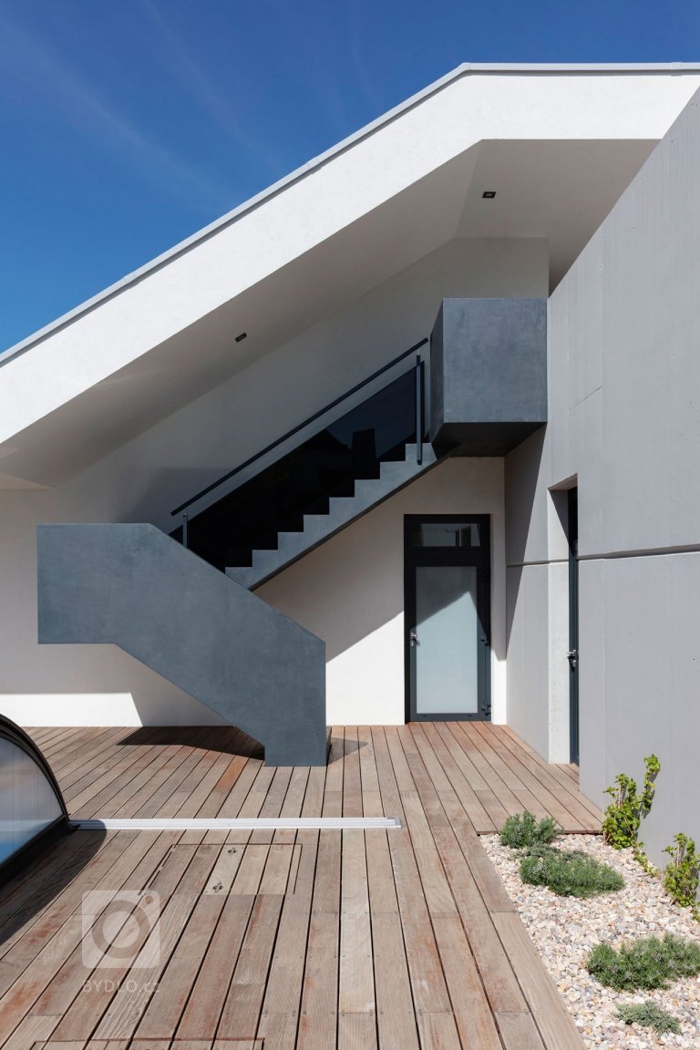 add picture to album