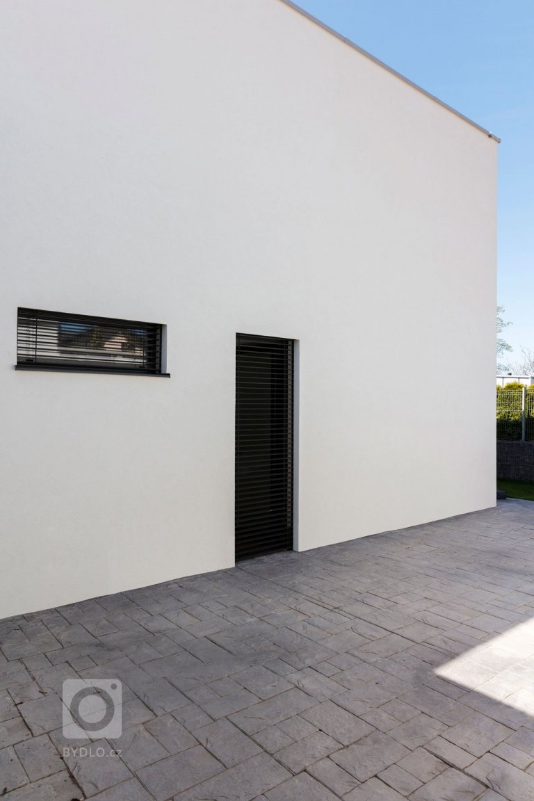 add picture to album