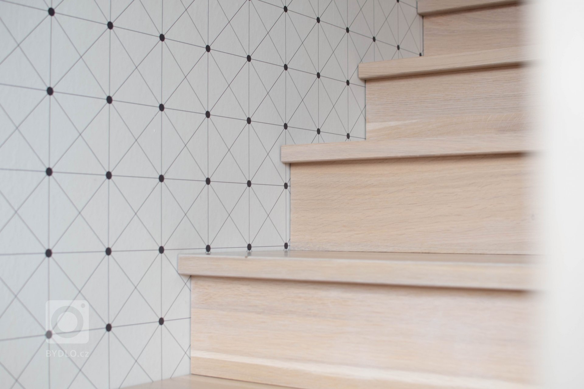 Byt v historickém domě na náměstí v Náměšti nad Oslavou. Tlusté zdi, z oken výhled na zámek, nevyužité podkroví, možnost terasy. Tohle vše nás zlákalo k…