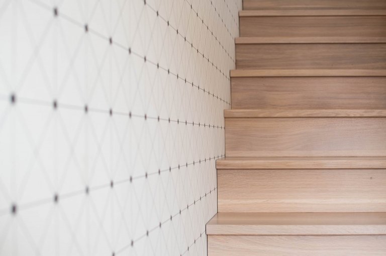 Byt v historickém domě na náměstí v Náměšti nad Oslavou. Tlusté zdi, z oken výhled na zámek, nevyužité podkroví, možnost terasy. Tohle vše nás zlákalo k…