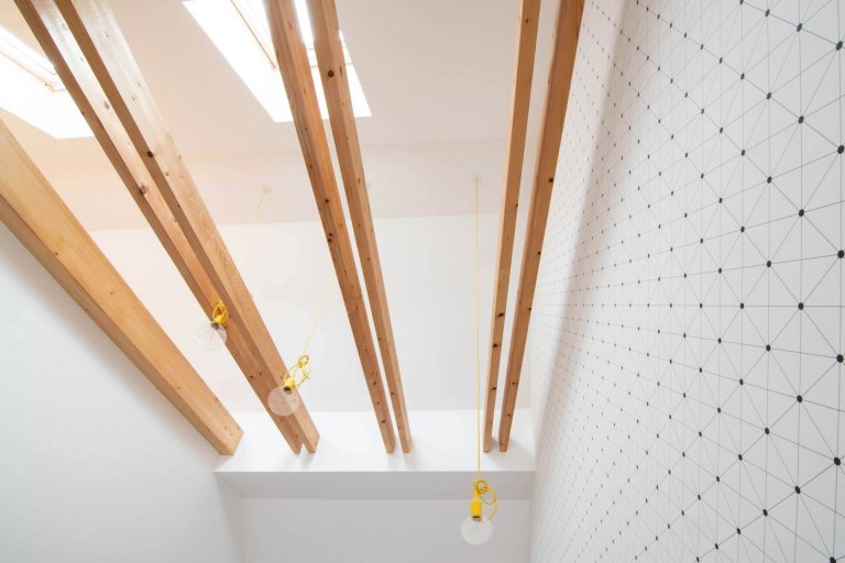 Byt v historickém domě na náměstí v Náměšti nad Oslavou. Tlusté zdi, z oken výhled na zámek, nevyužité podkroví, možnost terasy. Tohle vše nás zlákalo k…