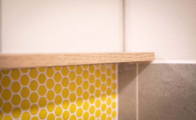 Byt v historickém domě na náměstí v Náměšti nad Oslavou. Tlusté zdi, z oken výhled na zámek, nevyužité podkroví, možnost terasy. Tohle vše nás zlákalo k…